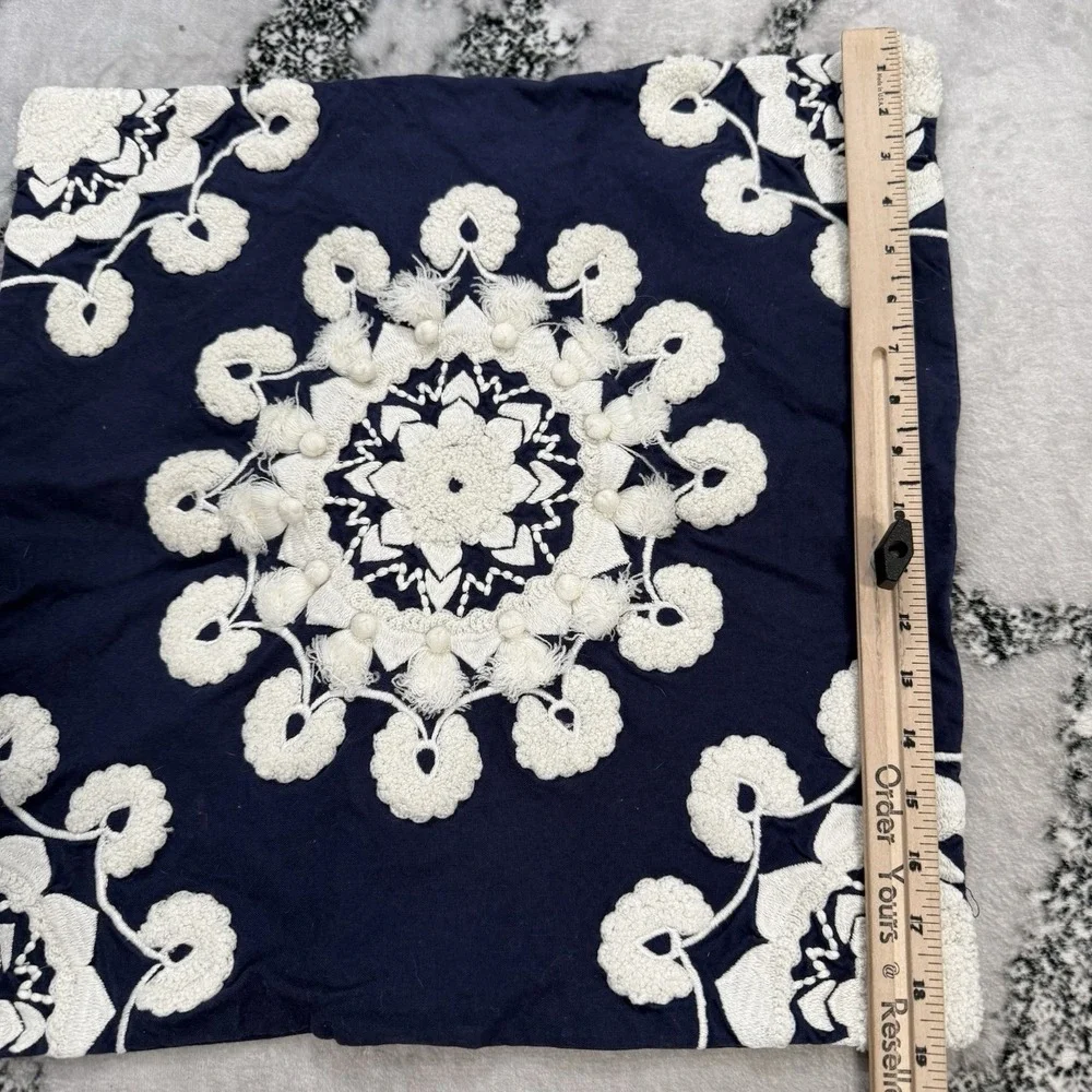 Pottery Barn Set Of 2 Navy Ivory Embroidered Floral Medallion Throw Covers 20X20